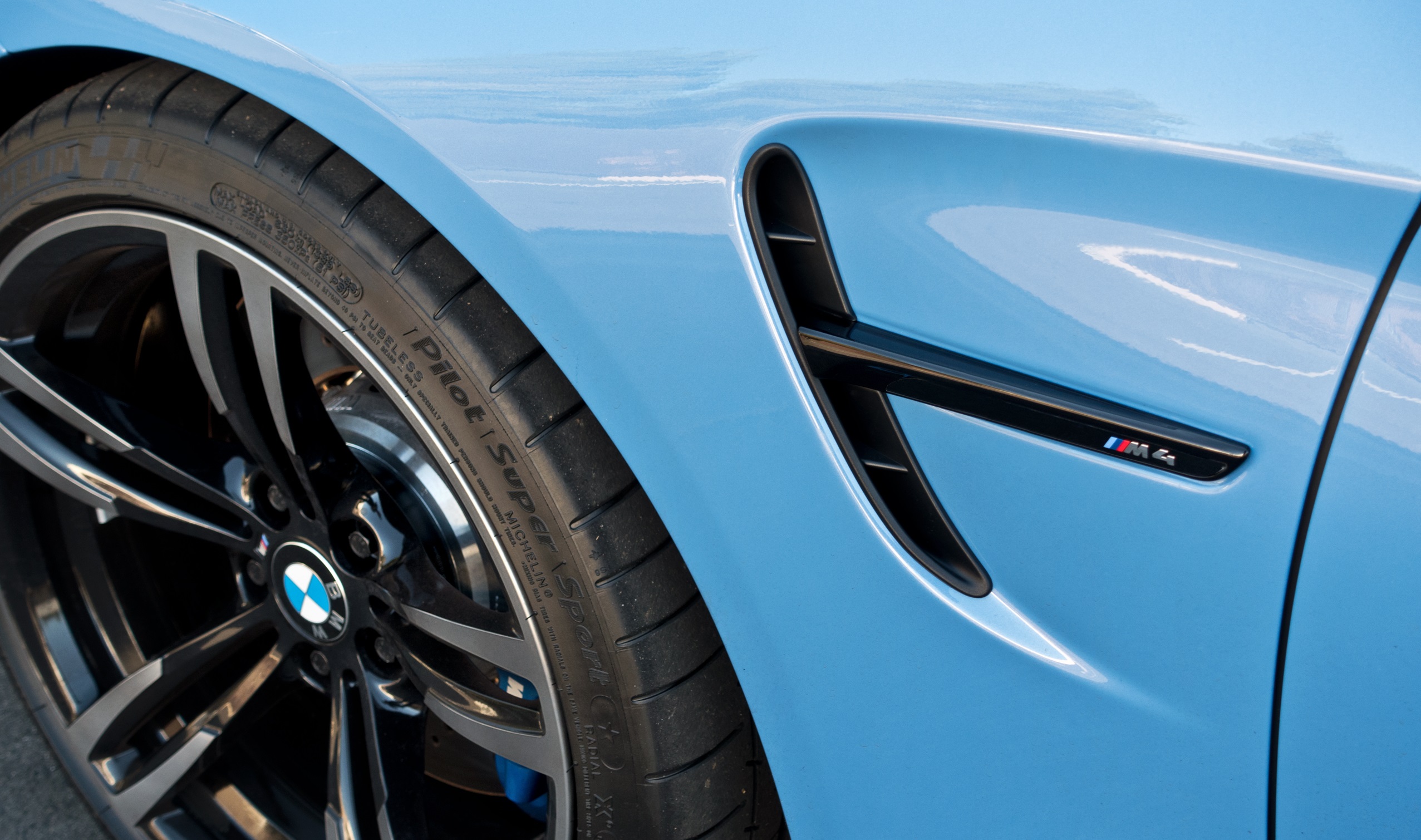 Detalhe de carro esportivo